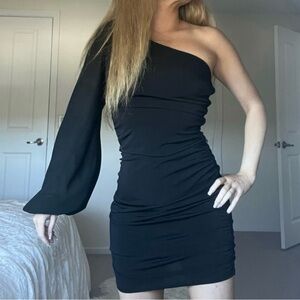 One sleeve dress
